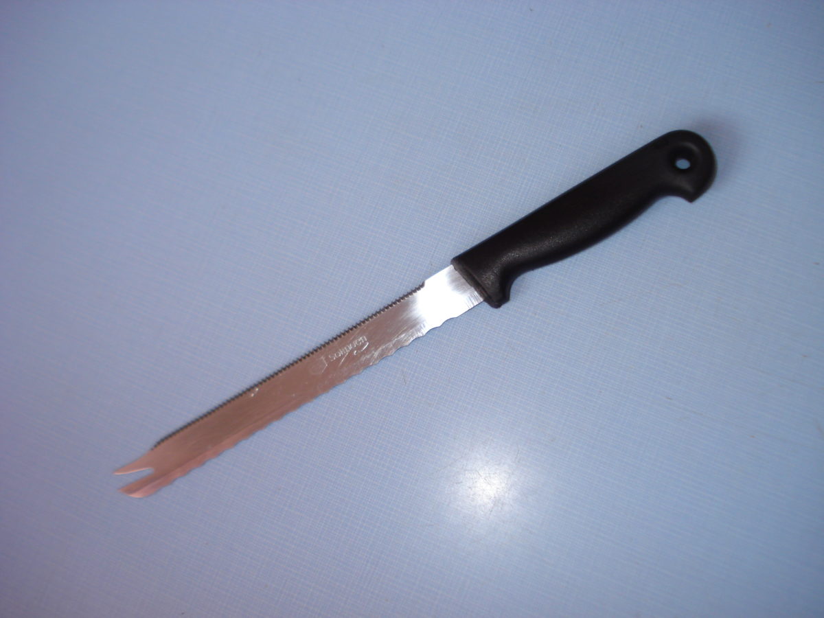 couteau à pain acheté au Comptoir en 1996
